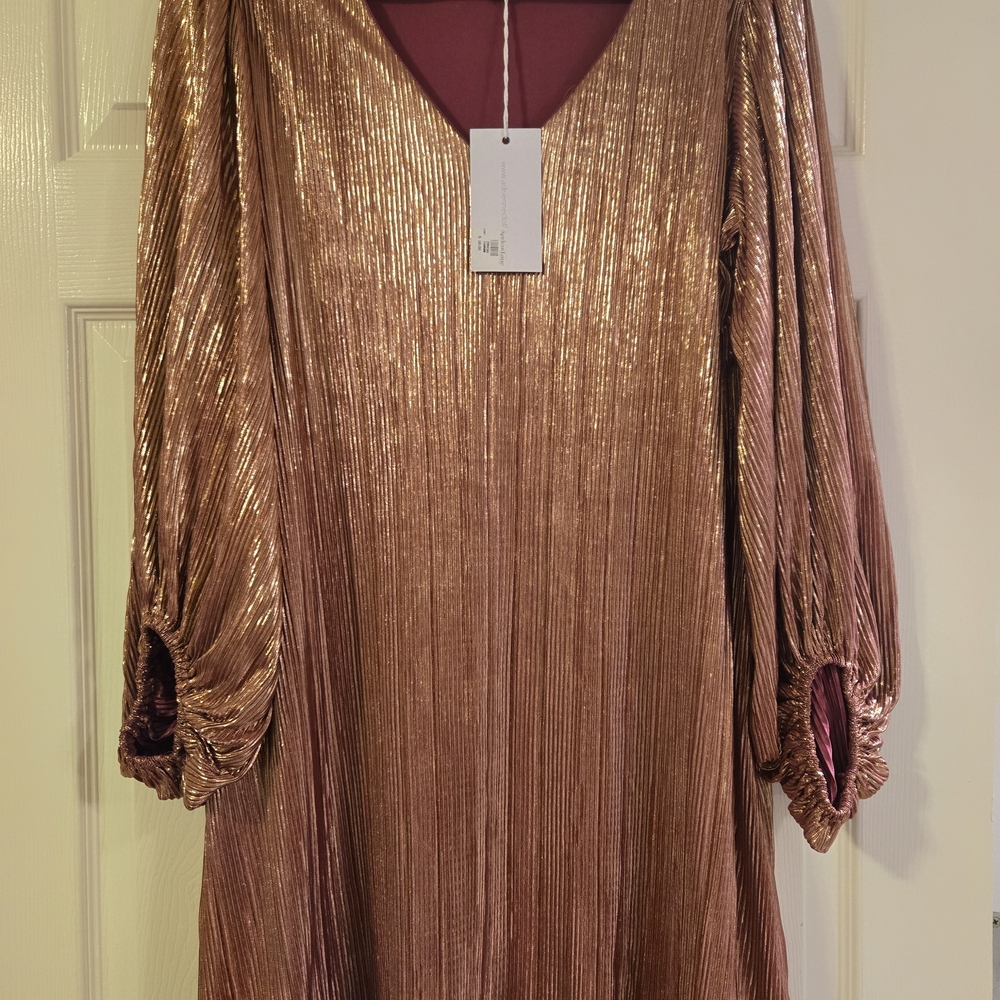 Elegant Gold Women's Dress